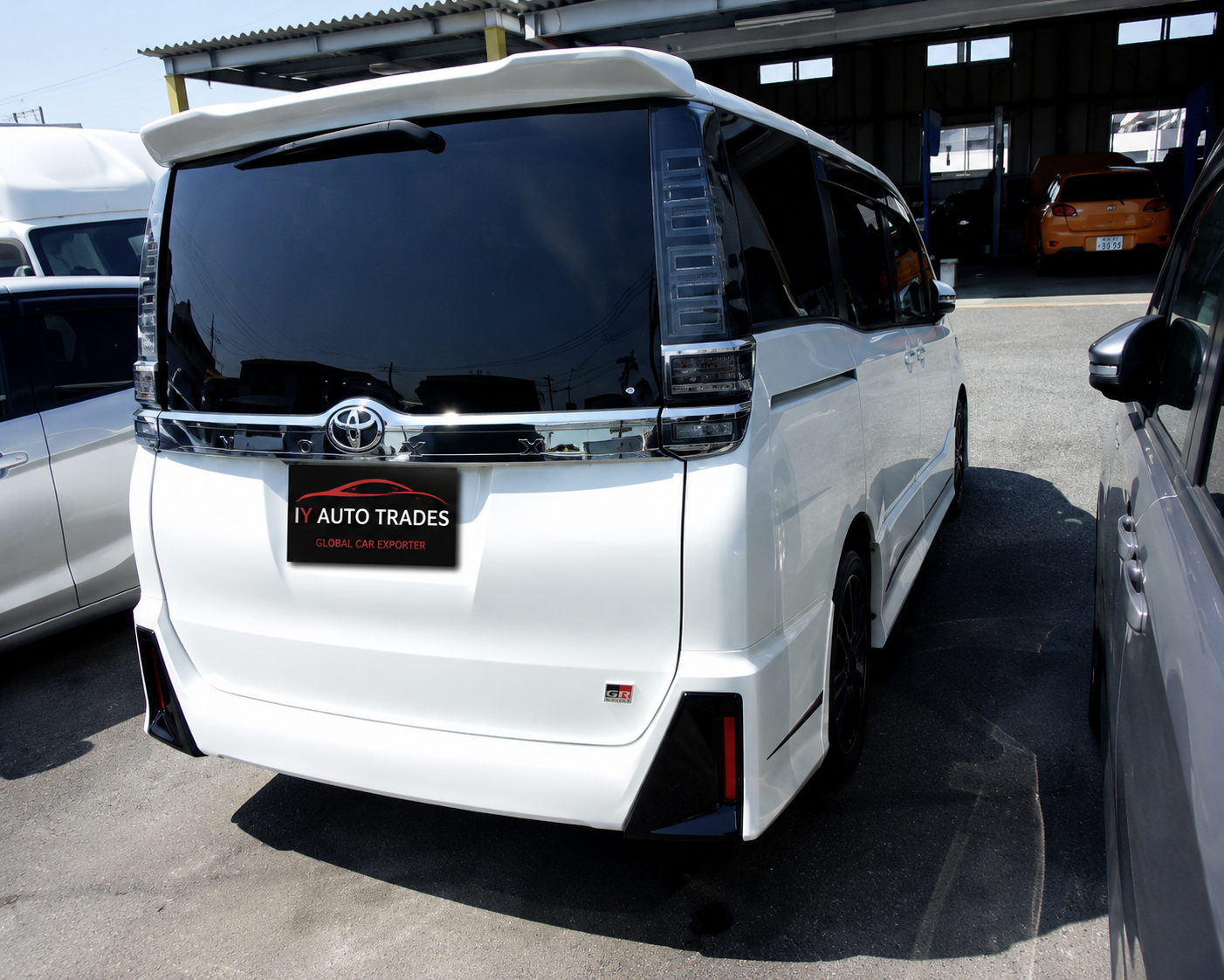 Toyota Voxy edit 2
